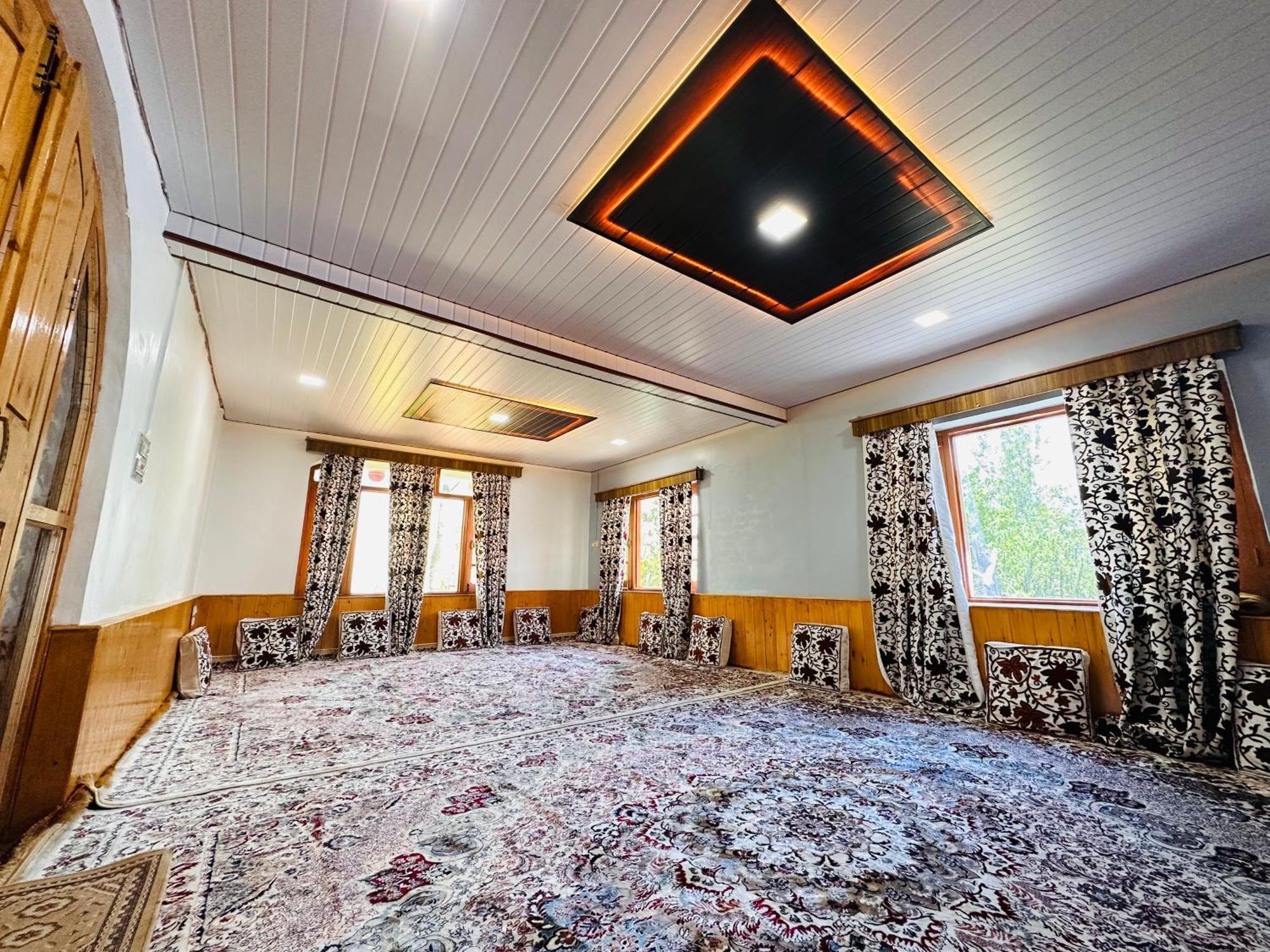 גולמארג Sheen Homestay מראה חיצוני תמונה
